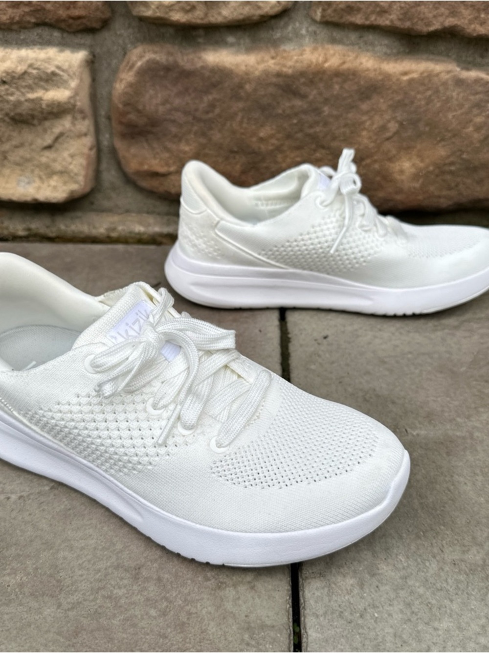 Kizik Shoes Womens Size 6.5 White Knit Walking Sneakers G3FC DLIMWT01-1D
